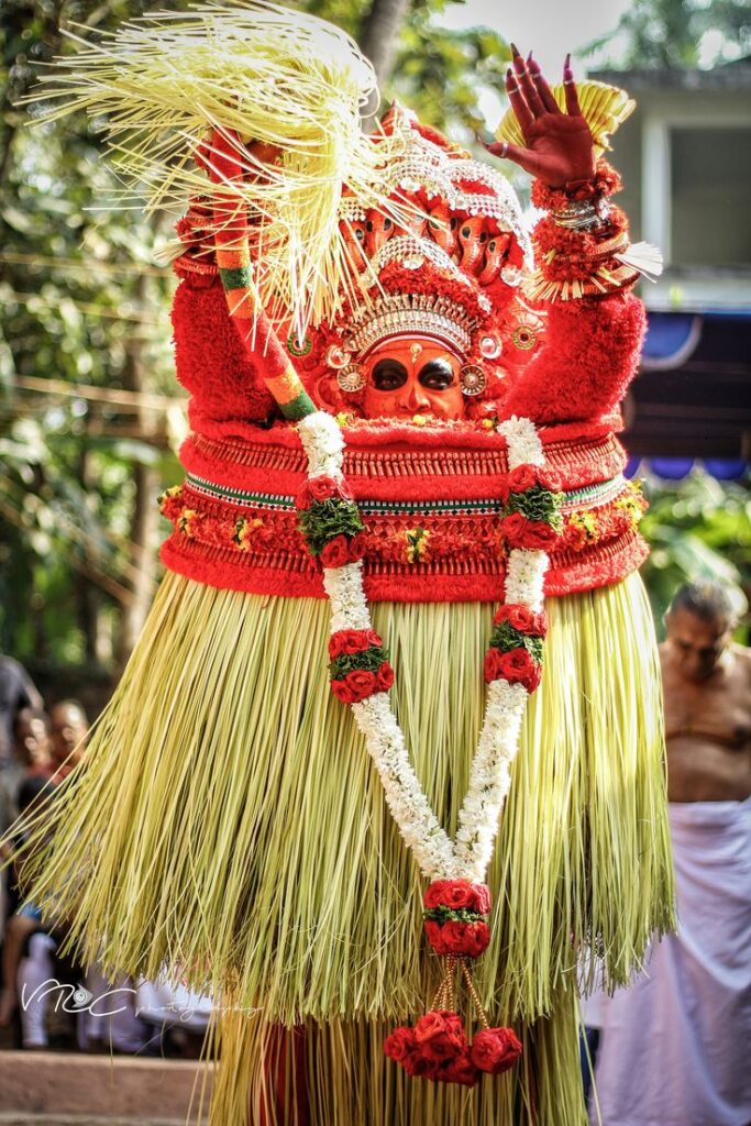 vishnu-moorthi-theyam